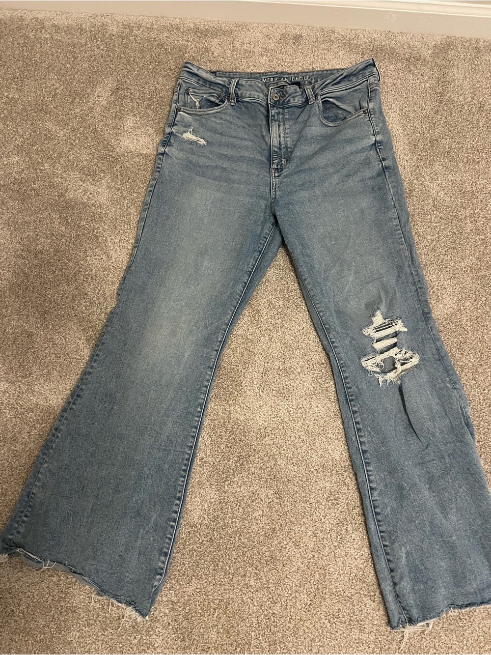 Women's American Eagle Distressed Blue Jeans - Casual Flare